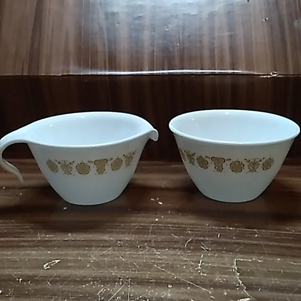 Vintage Corelle by Corning Butterfly 🦋 Gold creamer and sugar bowl